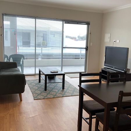 Apartment In Queens Park 퍼스 외부 사진
